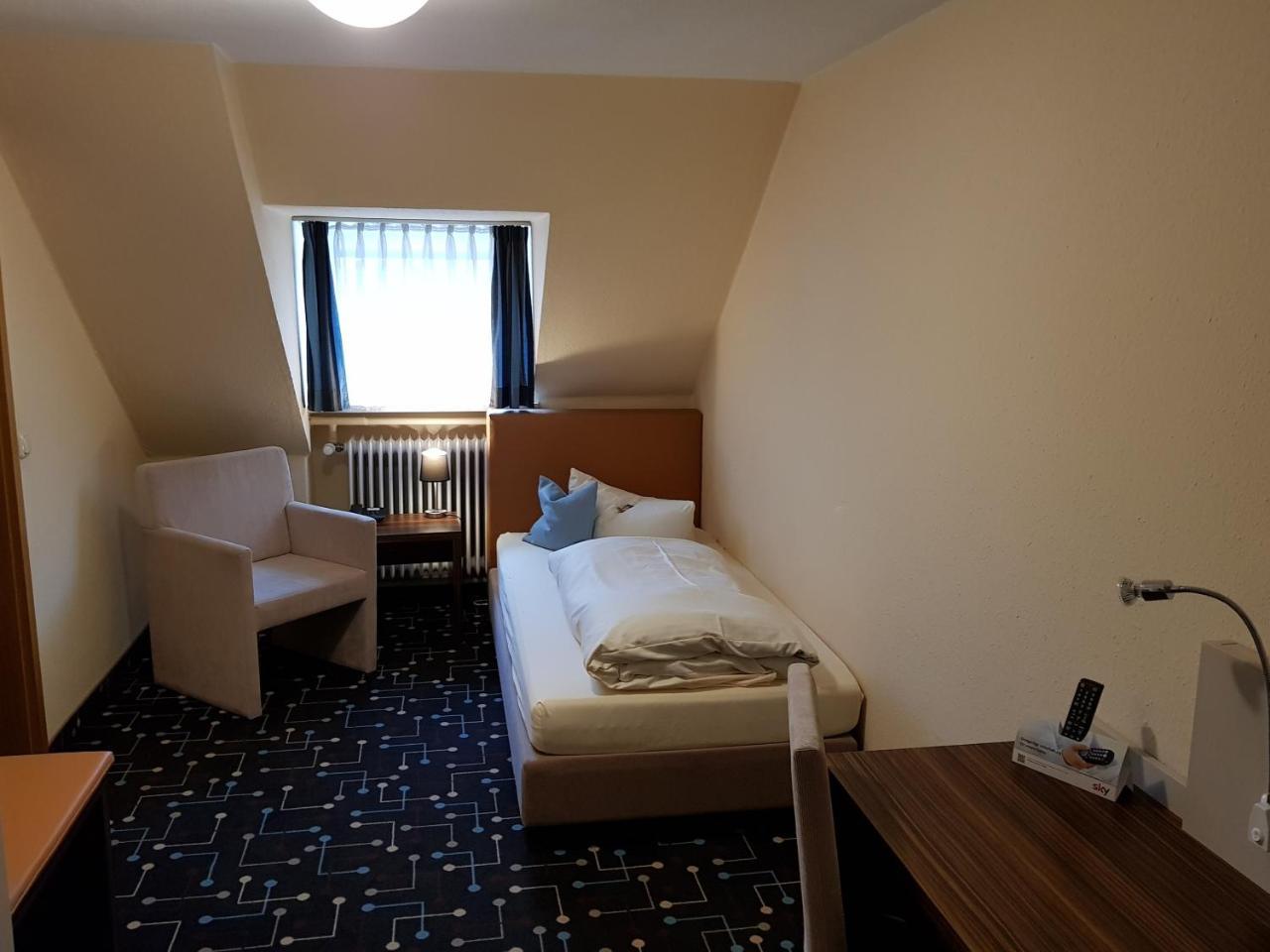 Hotel Koeniger Pliening Buitenkant foto