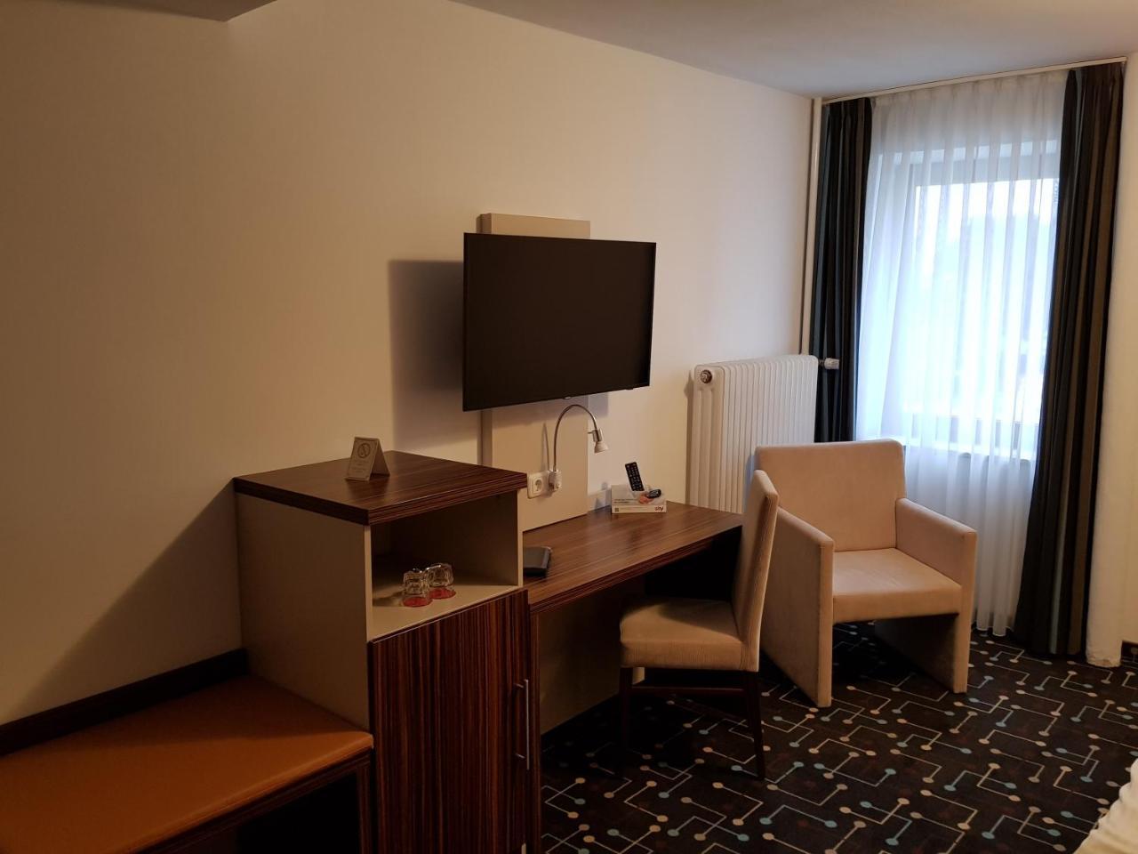 Hotel Koeniger Pliening Buitenkant foto